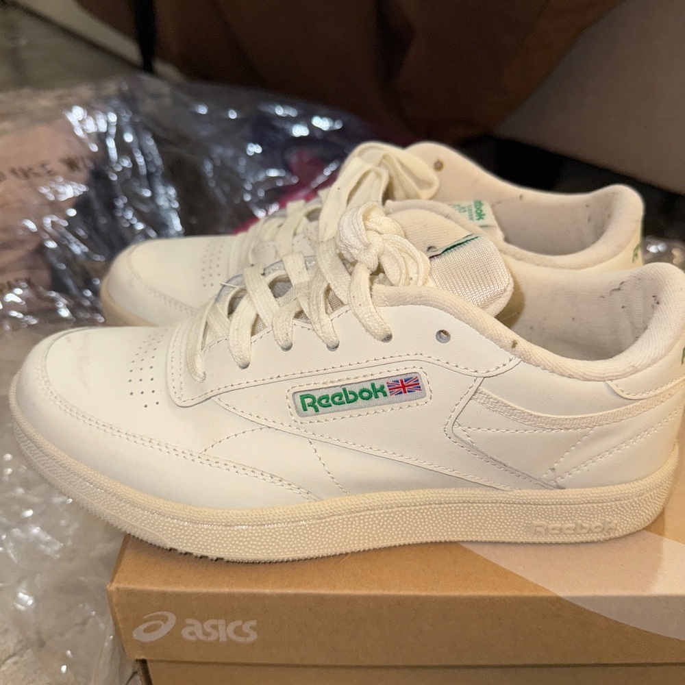 Reebok Cream Casual Sneakers // Kids 6.5 Women’s 8